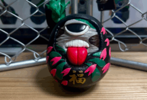 夜桜をモチーフにした達磨バージョンのグラモン。芸術性の高さが伺える。